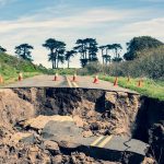 Ilustrasi jalan rusak. (Pixabay)